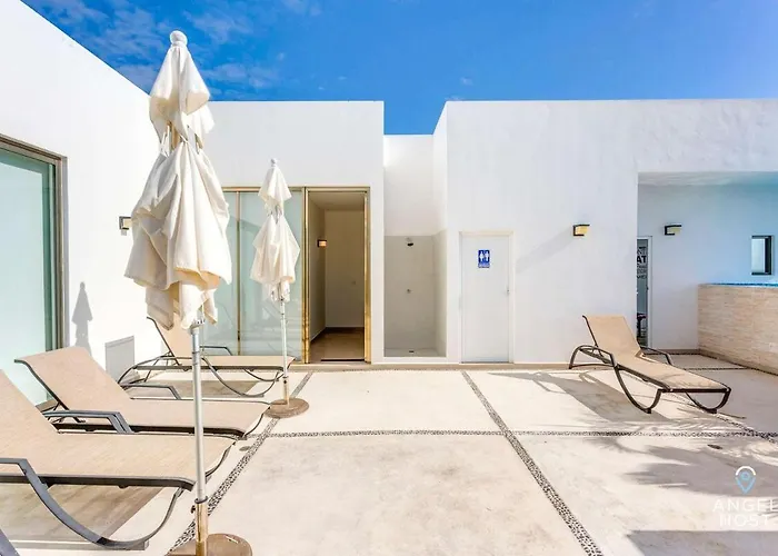 Ocean-view W Gym, Pool & Balcony Apartamento *